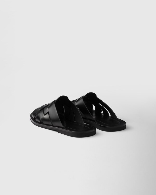 صندل مفتوح من الخلف بشريط من الجلد المصقول - أسود صندل مفتوح من الخلف بشريط من الجلد المصقول - أسود