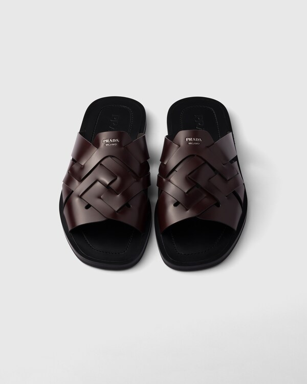 صندل مفتوح من الخلف بشريط من الجلد المصقول - بني داكن صندل مفتوح من الخلف بشريط من الجلد المصقول - بني داكن