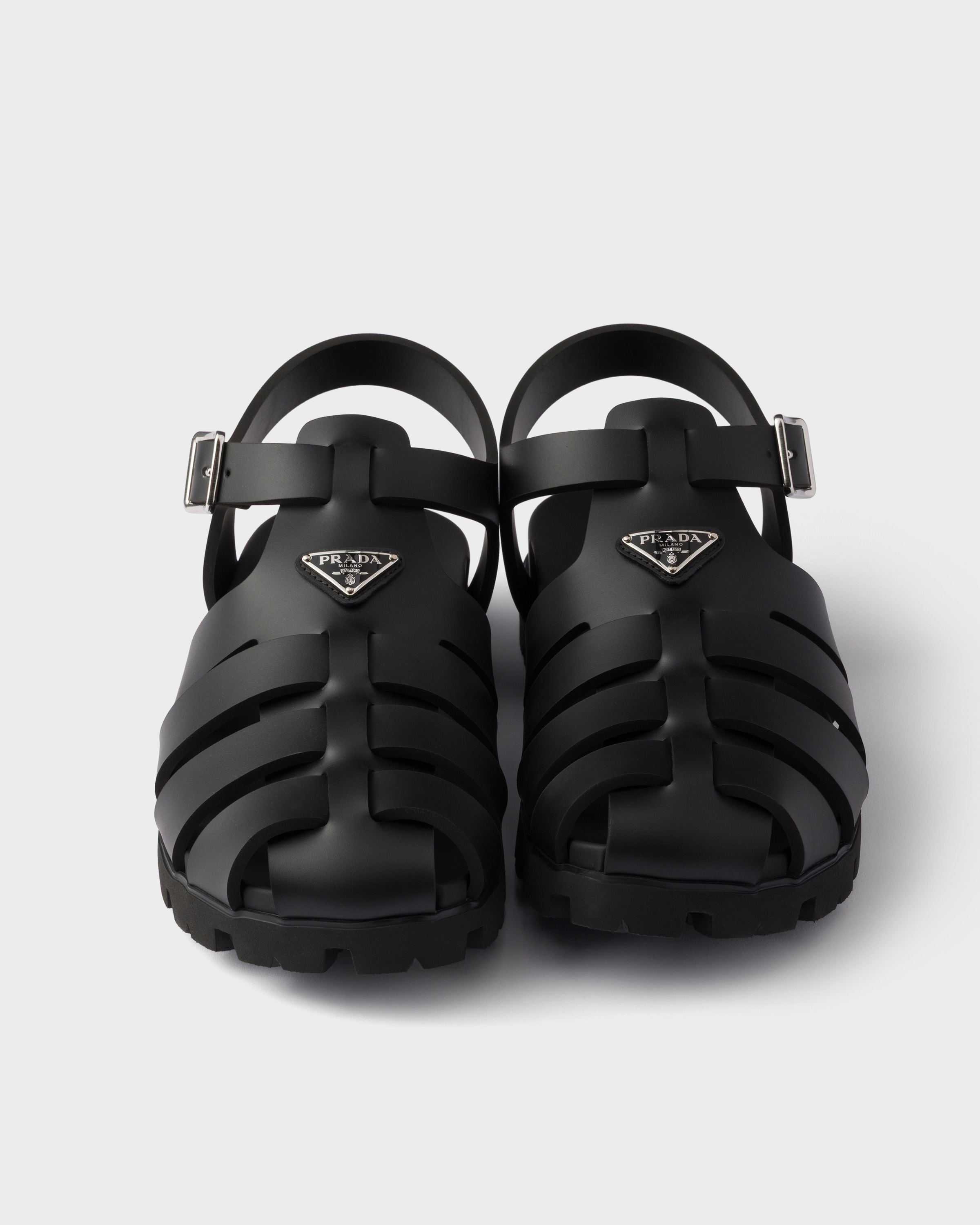 【早い者勝ち】PRADA トライアングル ロゴフィッシャーマンラバーサンダル ブラック ラバー フィッシャーマンサンダル | PRADA - 日本