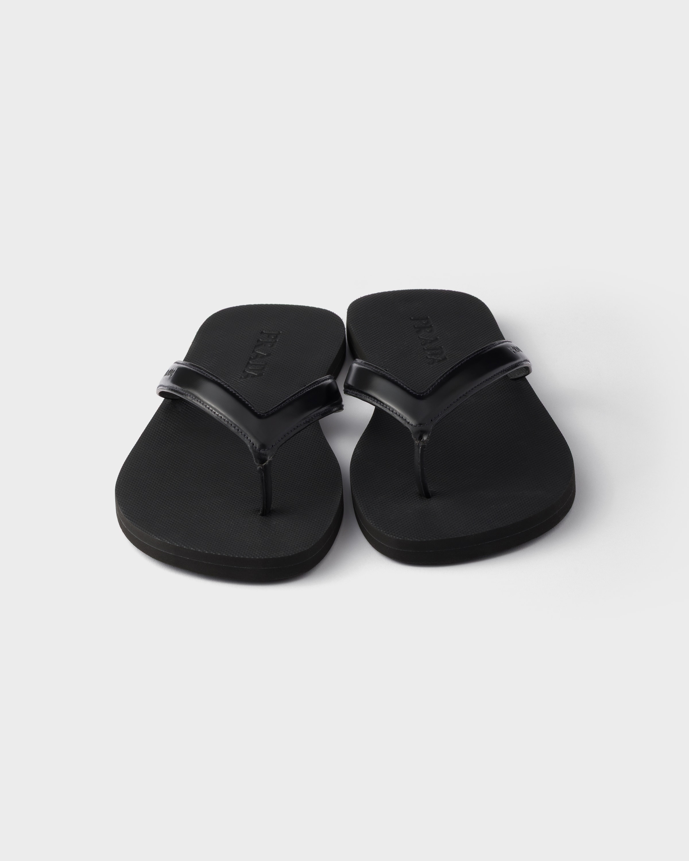ブラック ブラッシュドレザー フリップフロップ | PRADA - 日本
