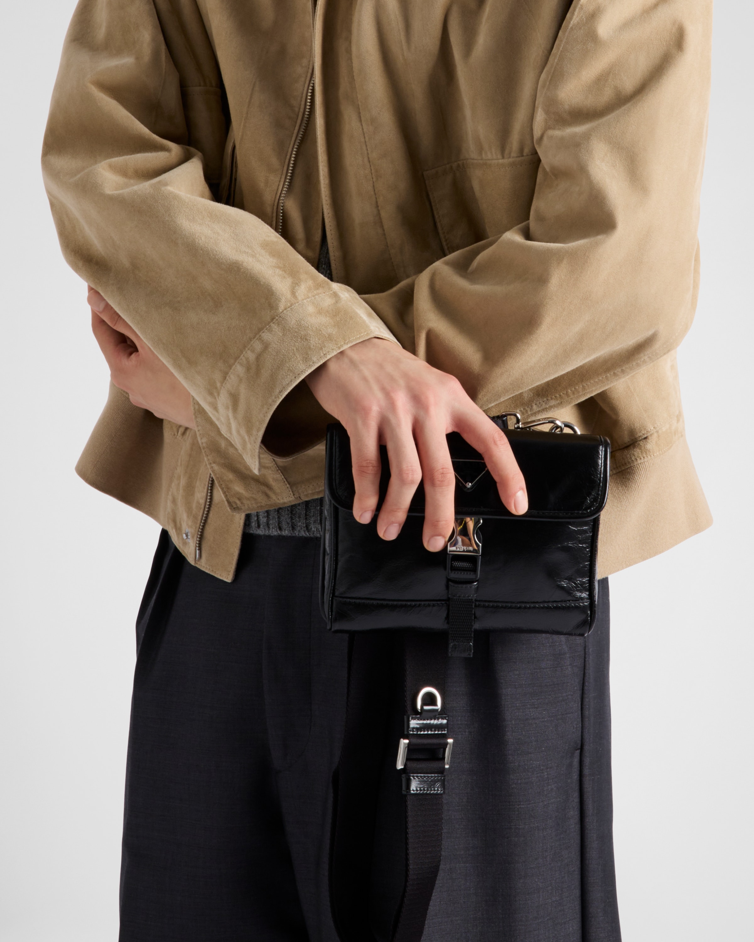 iPhone14ProMaxケース PRADA 日本未入荷 PRADA*Iphone14proMax ポケット付サフィアーノアイフォンケース