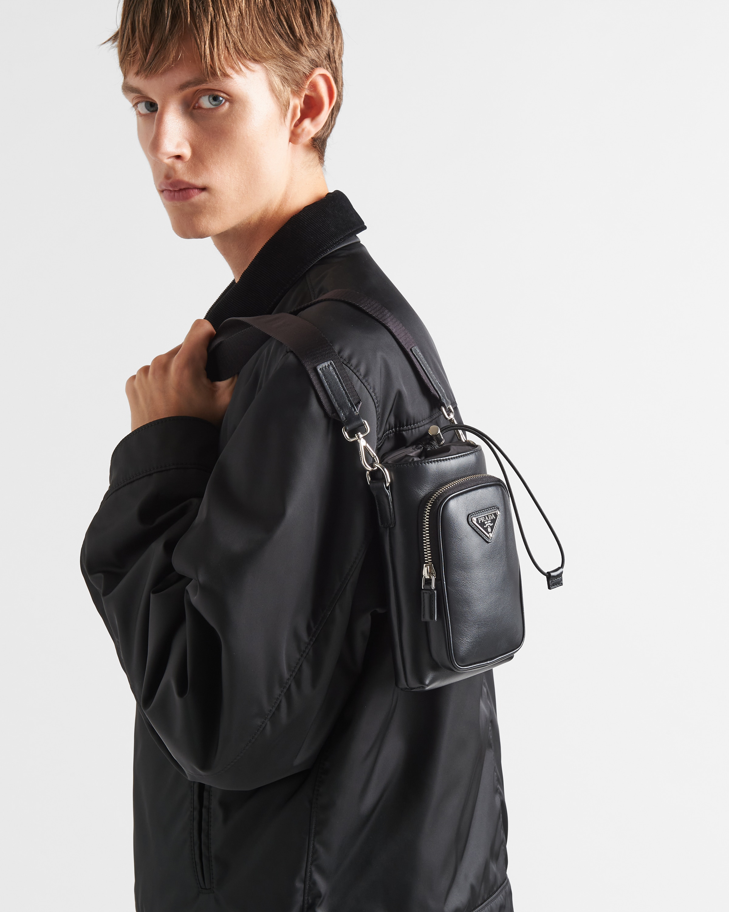 ブラック レザー スマートフォンケース | PRADA ブラック レザー スマートフォンケース | PRADA