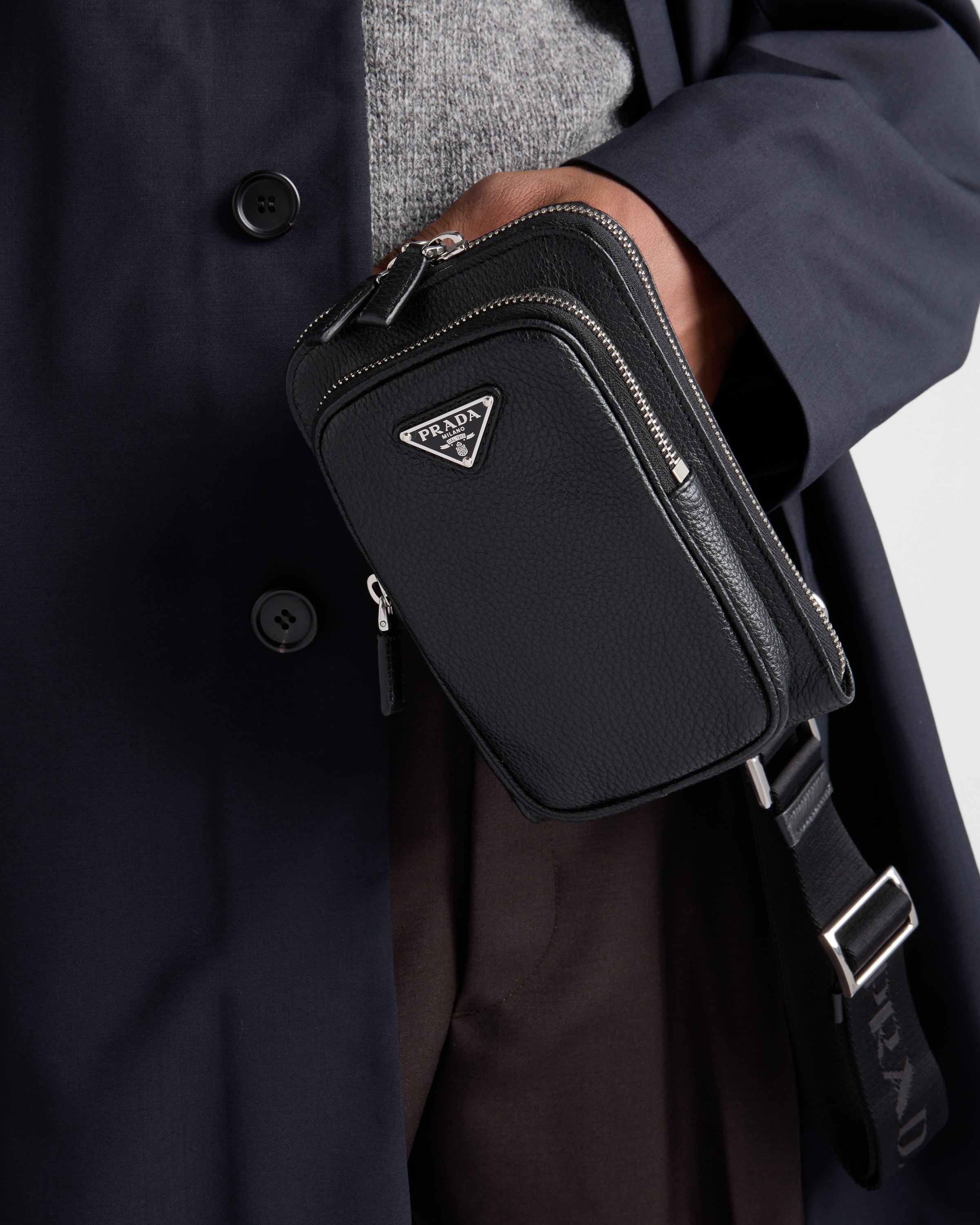 bさん専用 PRADA ブラックレザー iPhoneケース PRADA【入手困難