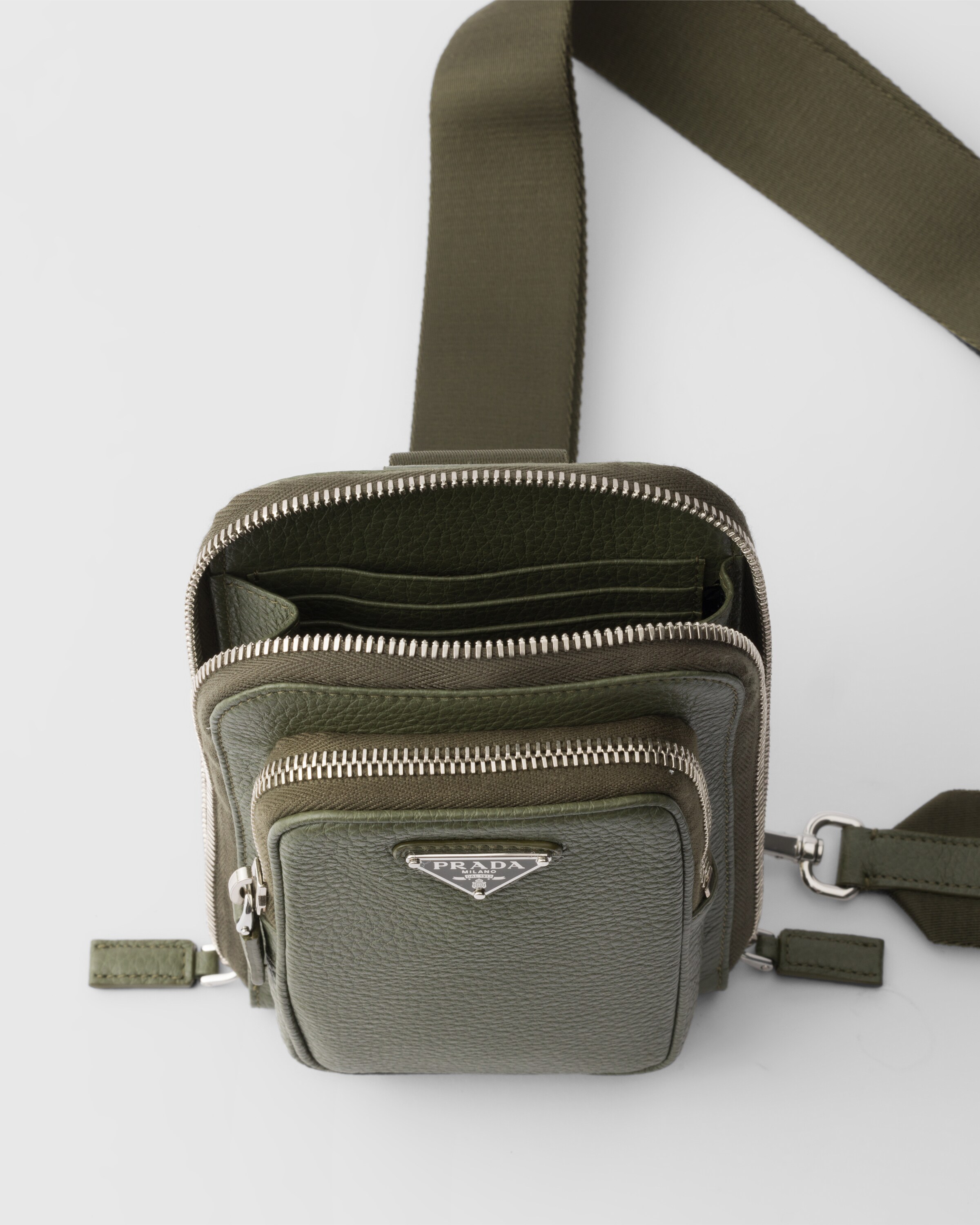 グリーン レザー スマートフォンケース | PRADA