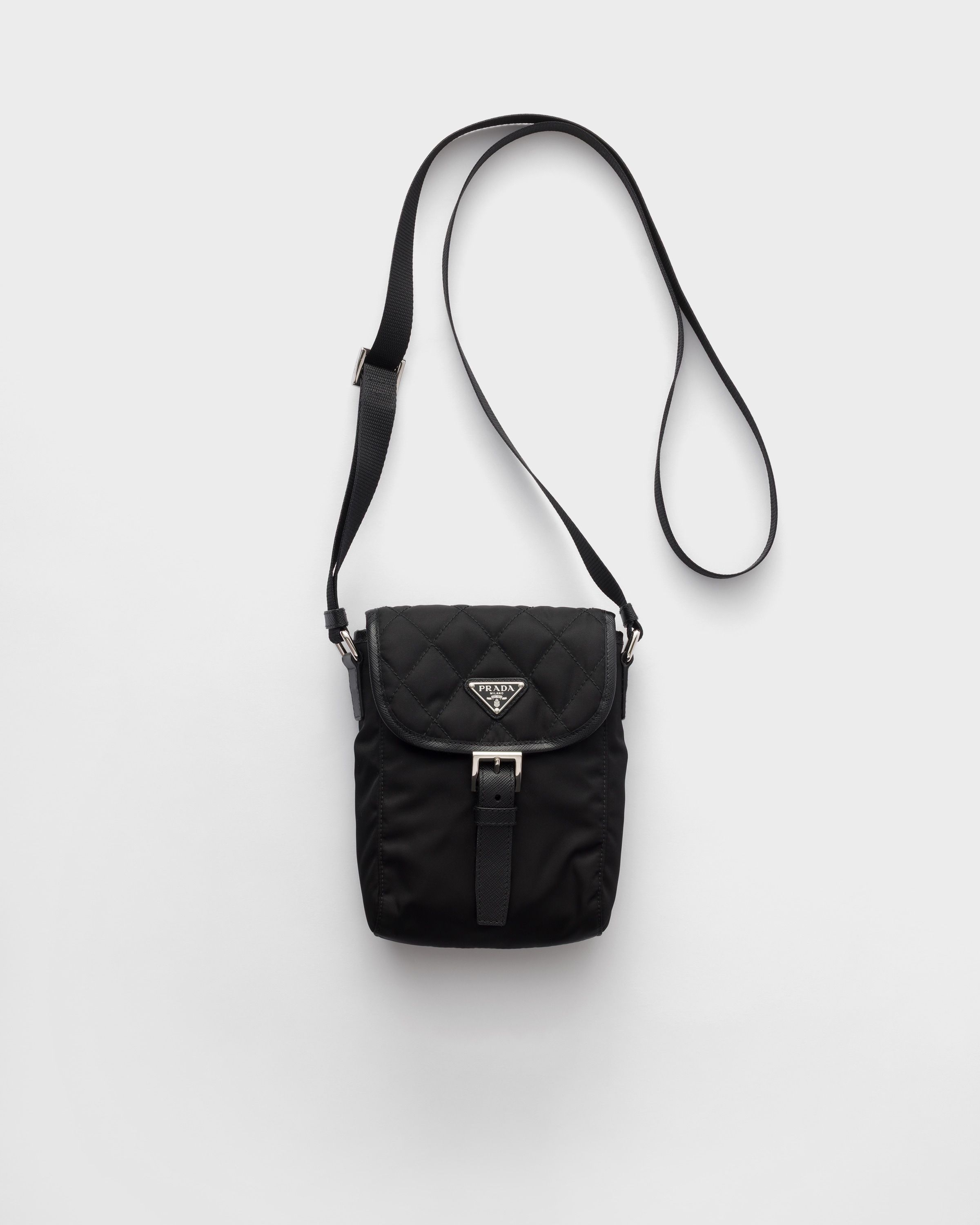 ブラック Re-nylon サフィアーノレザー スマートフォンケース | PRADA
