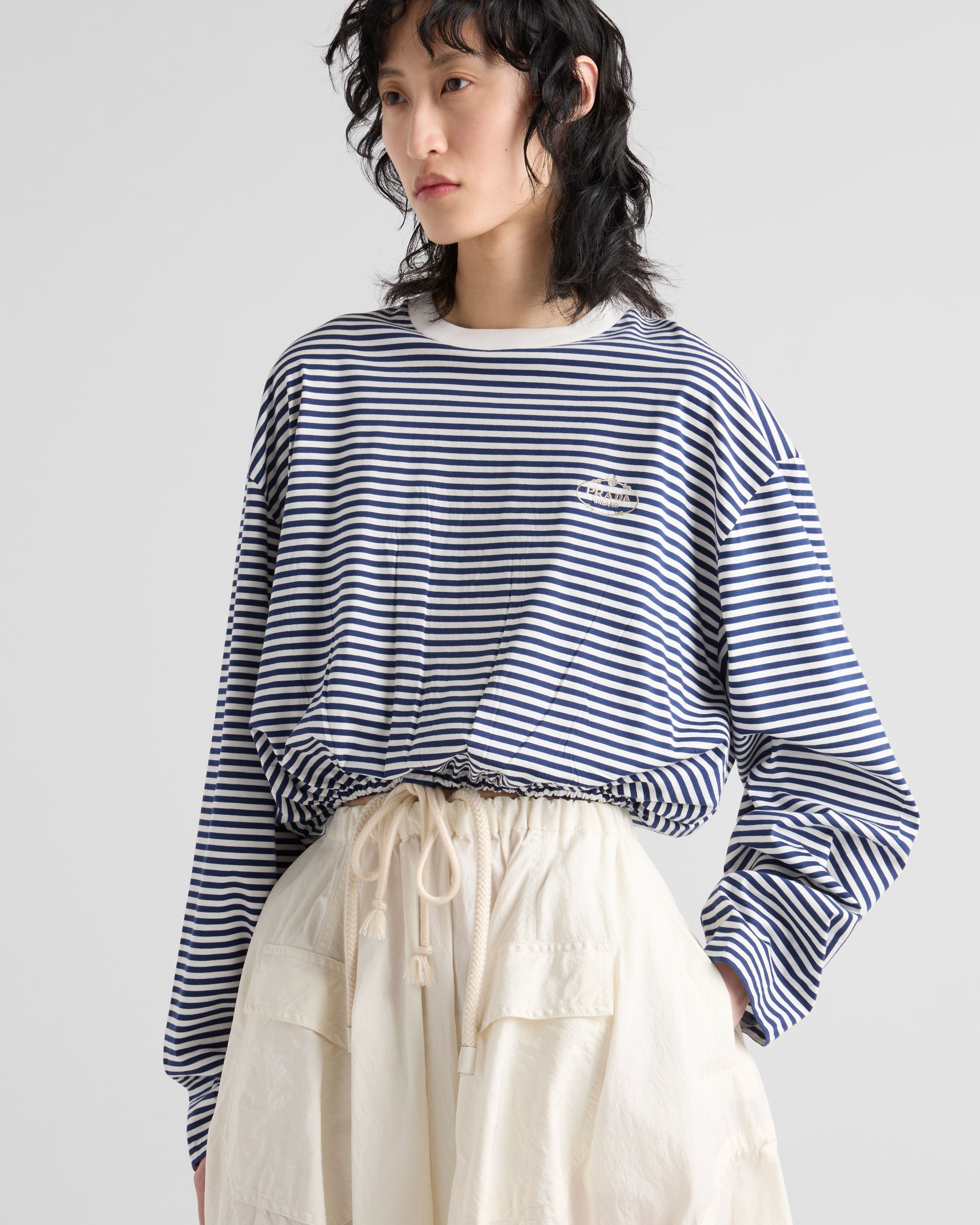 Tシャツ・カットソー PRADA UJT109_111L_F0UB0 STRIPE COTTON TOPS Baltic Blue Oversized striped cotton T-shirt | PRADA