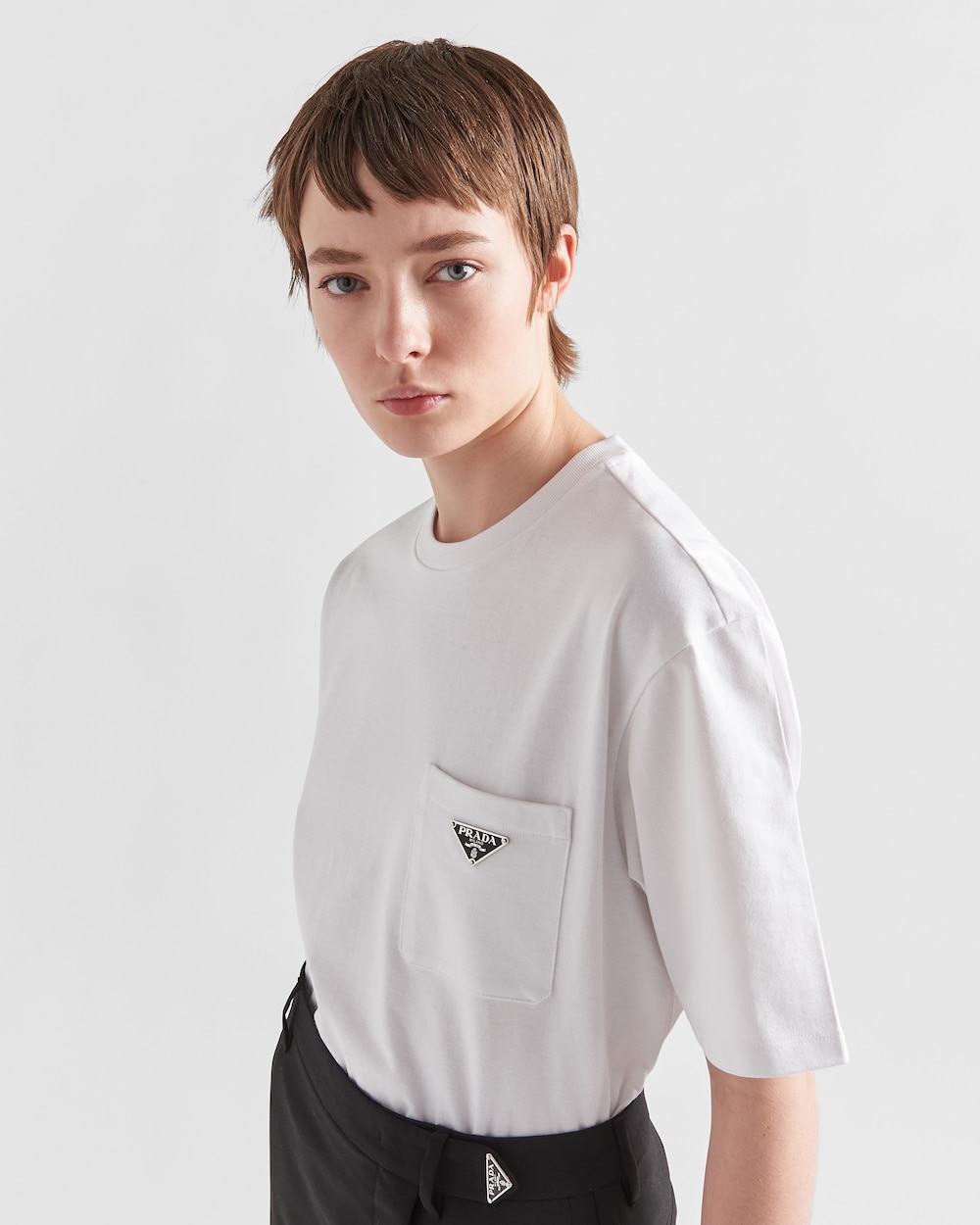 20+ T-shirt bianche perfette per rinnovare il guardaroba! 82 cq5dam.web.hebebed.1000.1000