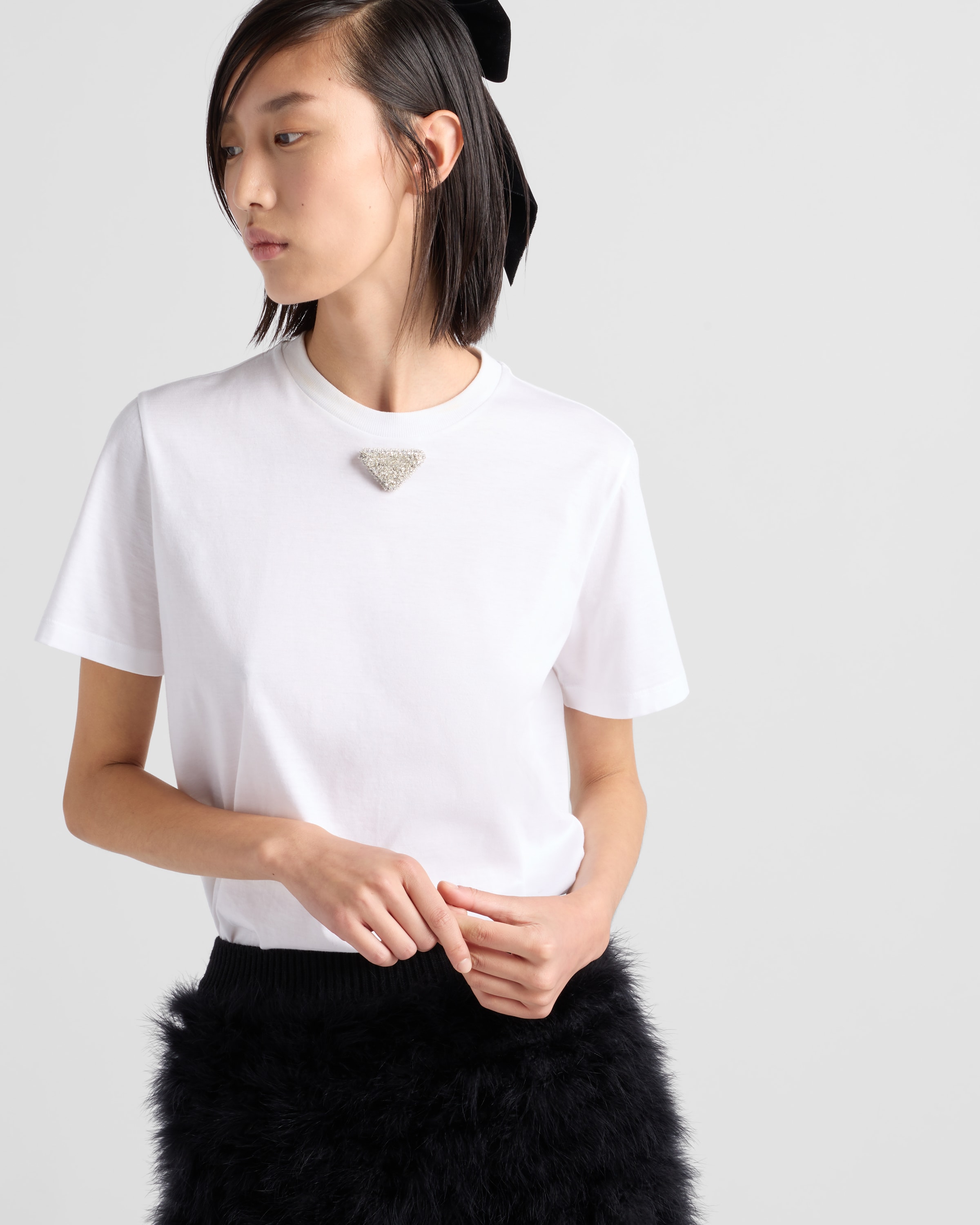 PRADA ♪ 刺繍トライアングル入り ジャージー Tシャツ ホワイト 刺繍トライアングル入り ジャージー Tシャツ | PRADA