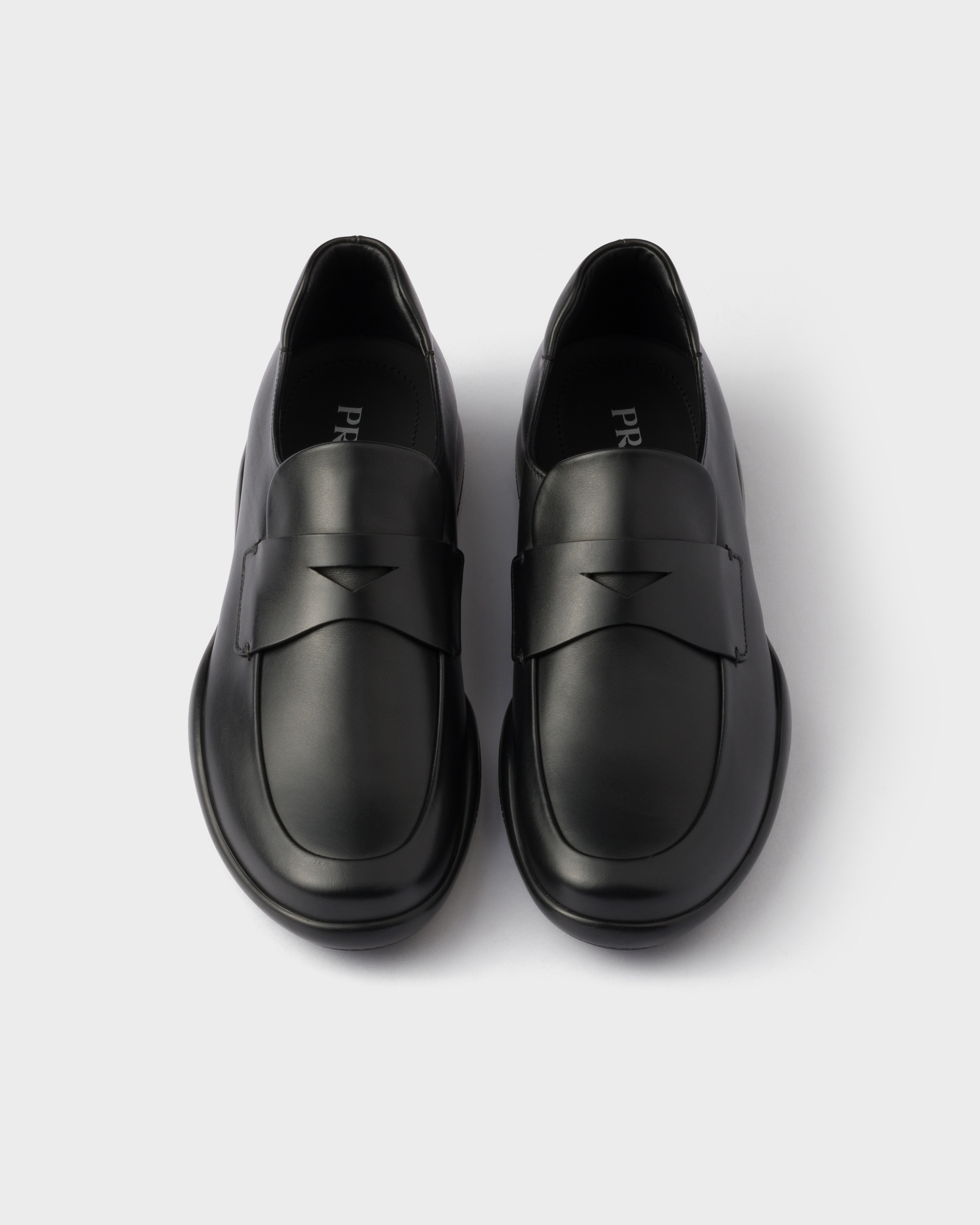 ♦️PRADA プラダ♦️ ブラックレザー ローファー ブラック プラダ チョコレート ブラッシュドレザー ローファー