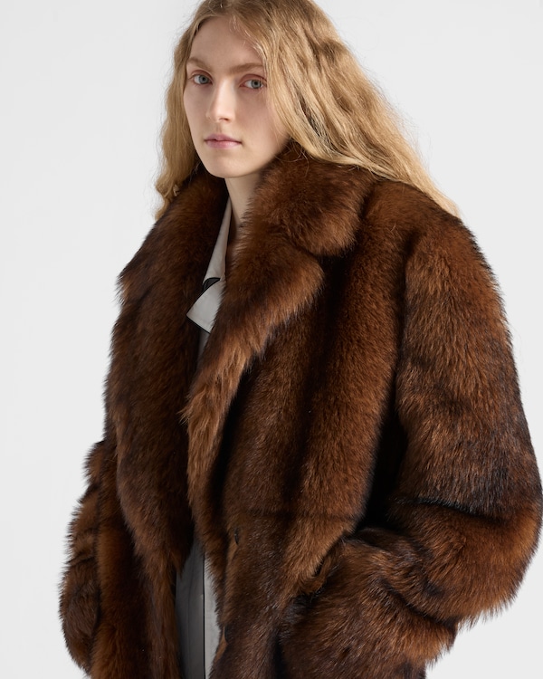 Mantel aus Lammfell Mantel aus Lammfell