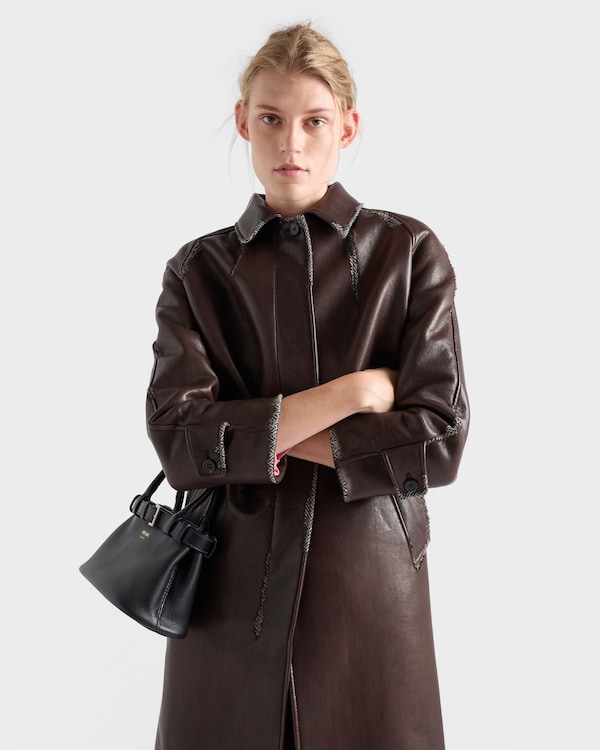 Manteau en cuir nappa contrecollé et laine Shetland à motif chevron - Terre De Sienne Manteau en cuir nappa contrecollé et laine Shetland à motif chevron - Terre De Sienne