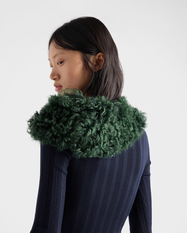 Cuello de borreguillo. - Verde esmeralda Cuello de borreguillo. - Verde esmeralda