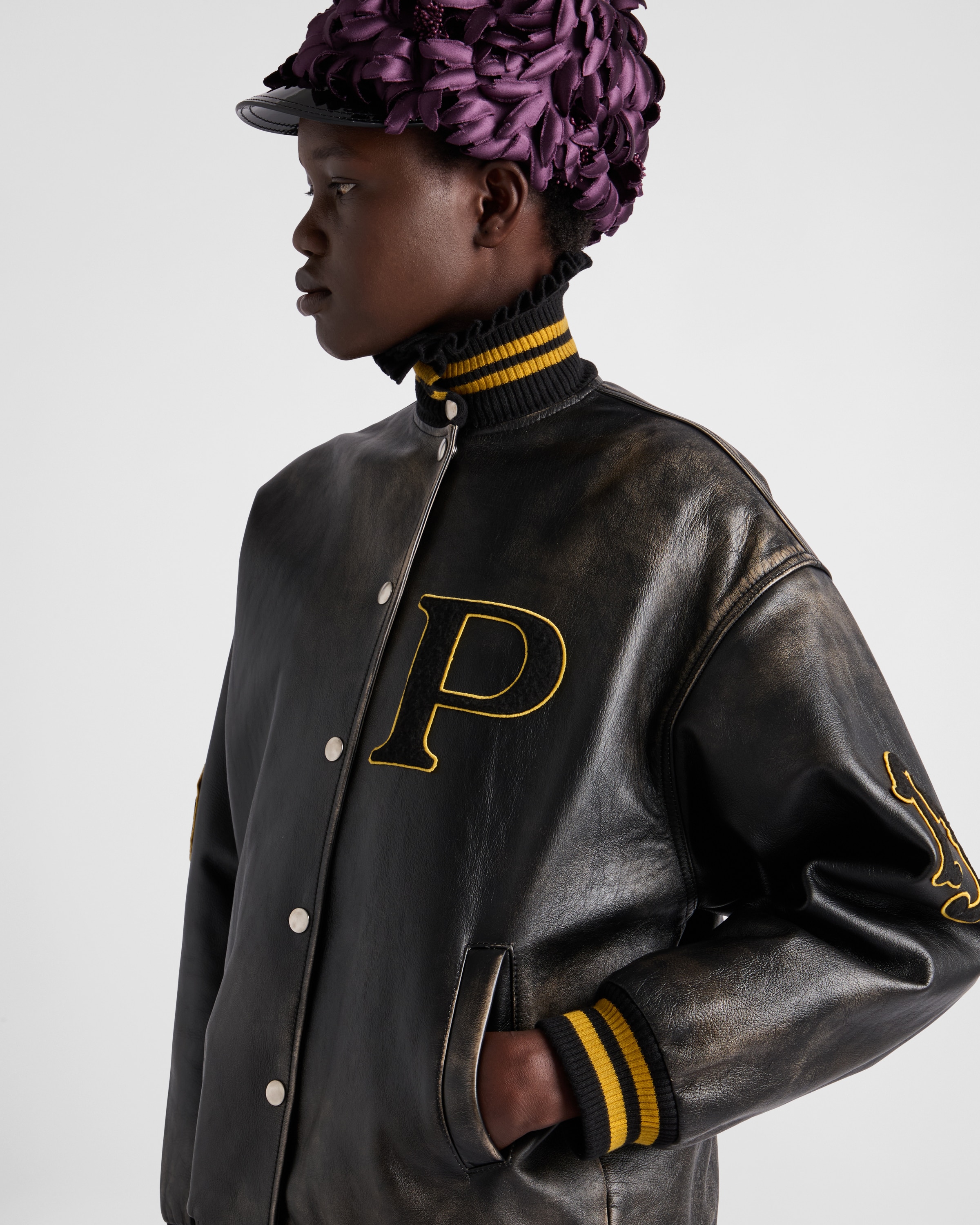 Prada Leather Bomber Jacket With Patch In Schwarz