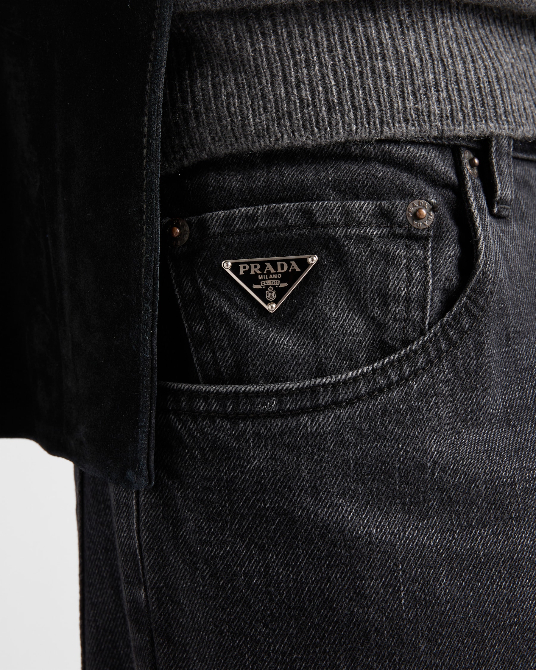 PRADA 26S STRAIGHT JEANS 585