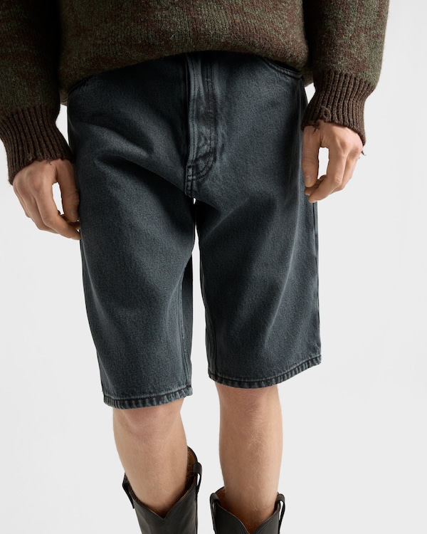 Bermuda em denim Bermuda em denim