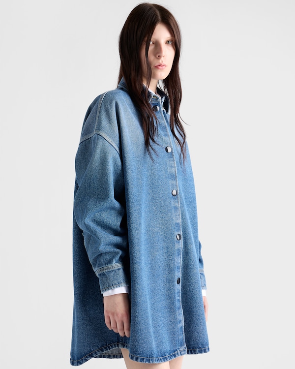 قميص من الدنيم قميص من الدنيم