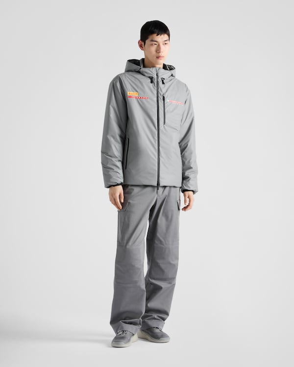 Luna Rossa Prada Pirelli Jacke aus leichtem Re-Nylon Luna Rossa Prada Pirelli Jacke aus leichtem Re-Nylon