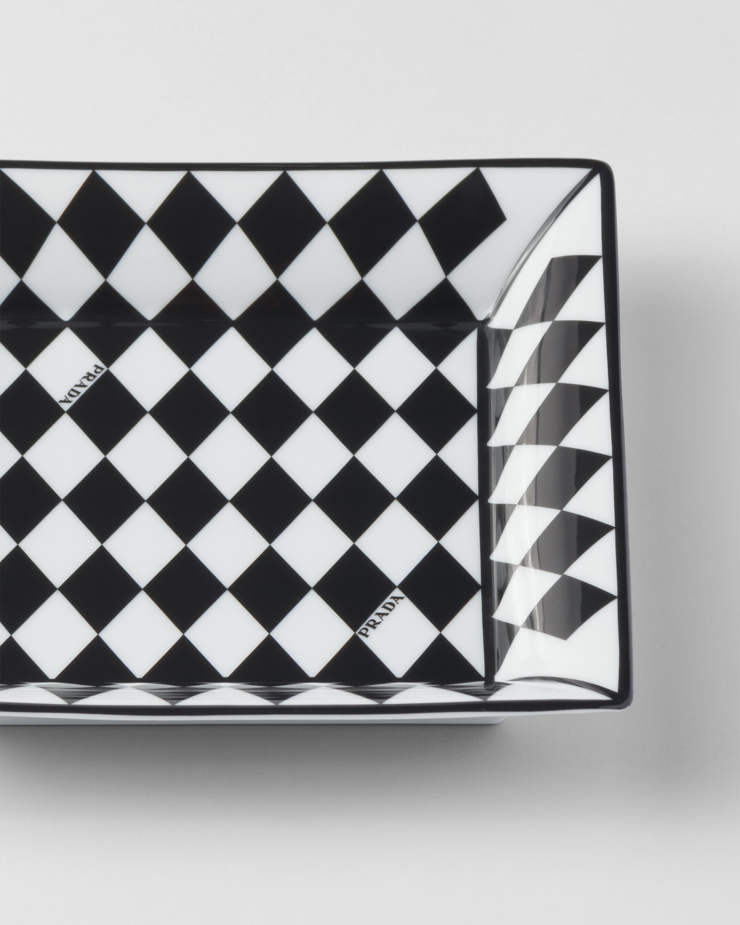 Shop Prada Grosse Quadratische Ablageschale Aus Porzellan – Checkerboard In White/black