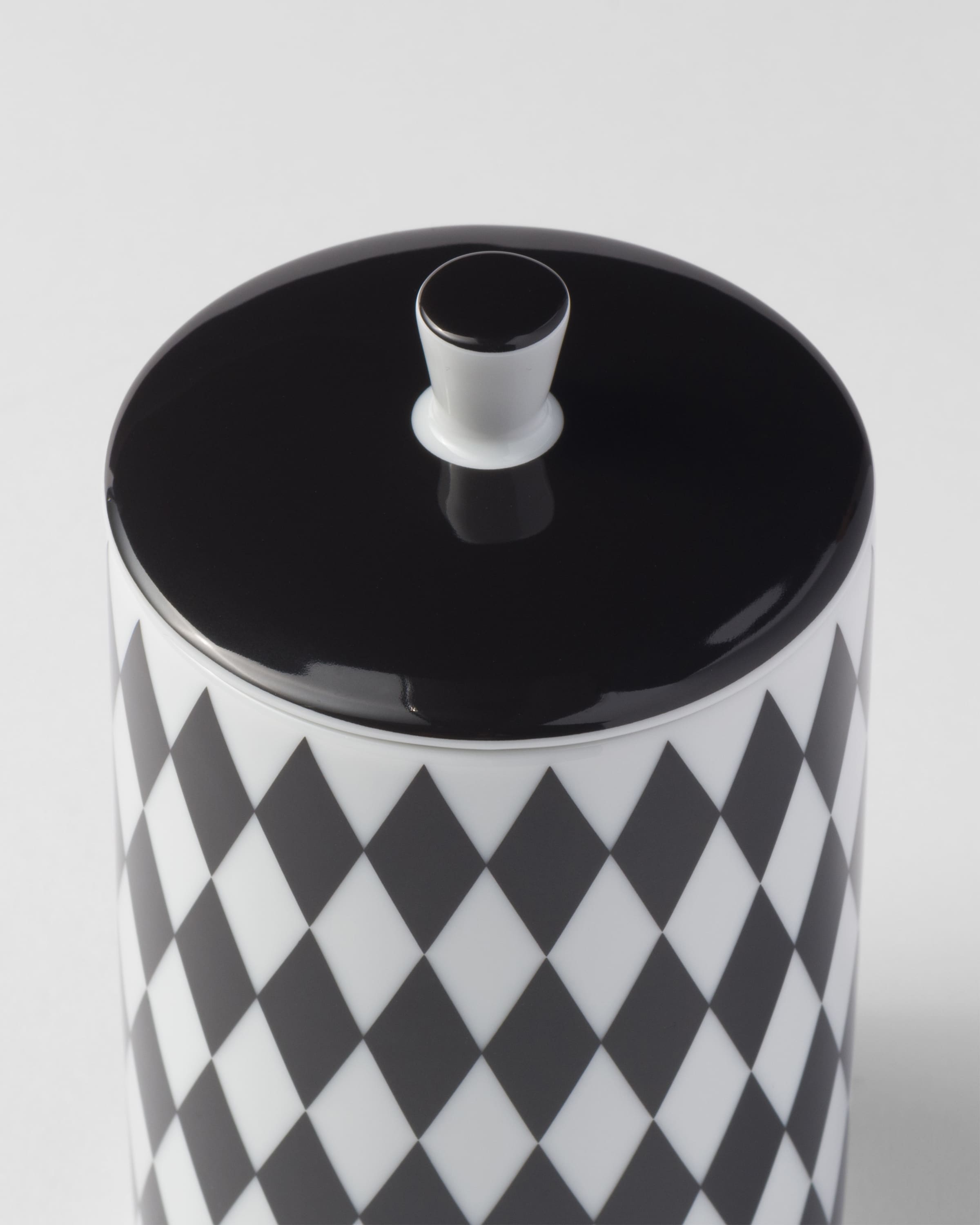 Shop Prada Duftkerze Aus Porzellan – Checkerboard In White/black