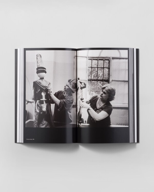 Laurie Anderson - Dal Vivo - 1998 - Neutral Laurie Anderson - Dal Vivo - 1998 - Neutral