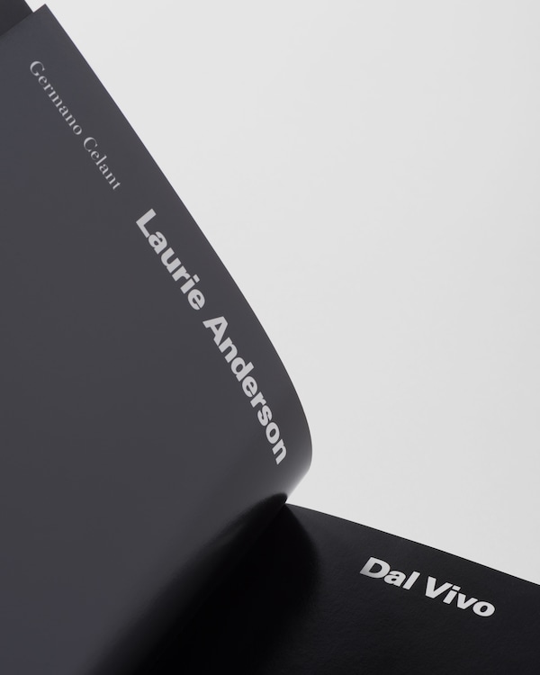 Laurie Anderson - Dal Vivo - 1998 - Neutral Laurie Anderson - Dal Vivo - 1998 - Neutral