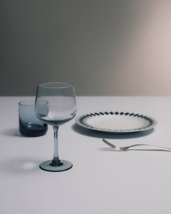 Lot de deux verres à vin blanc en cristal – New York Lot de deux verres à vin blanc en cristal – New York