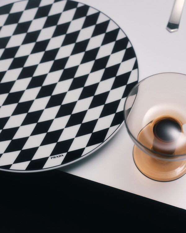 Porcelain charger plate - Checkerboard Porcelain charger plate - Checkerboard