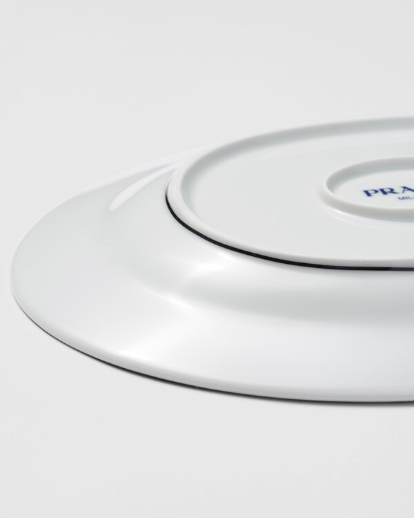 Small porcelain serving plate - Vienna Red Small porcelain serving plate - Vienna Red