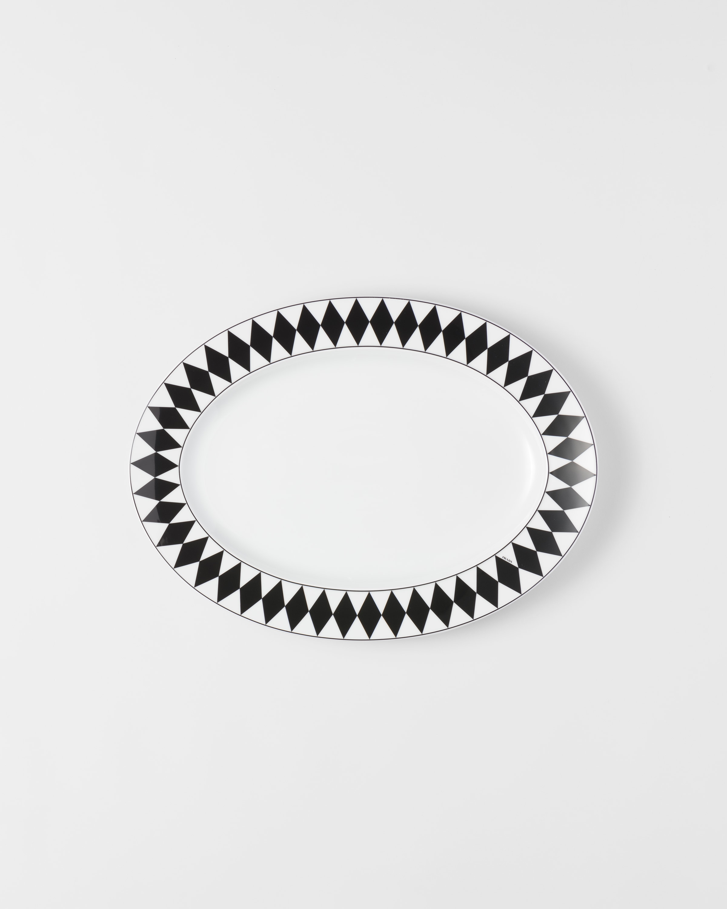 ホワイト/ブラック ラージ ポーセリン サービングプレート