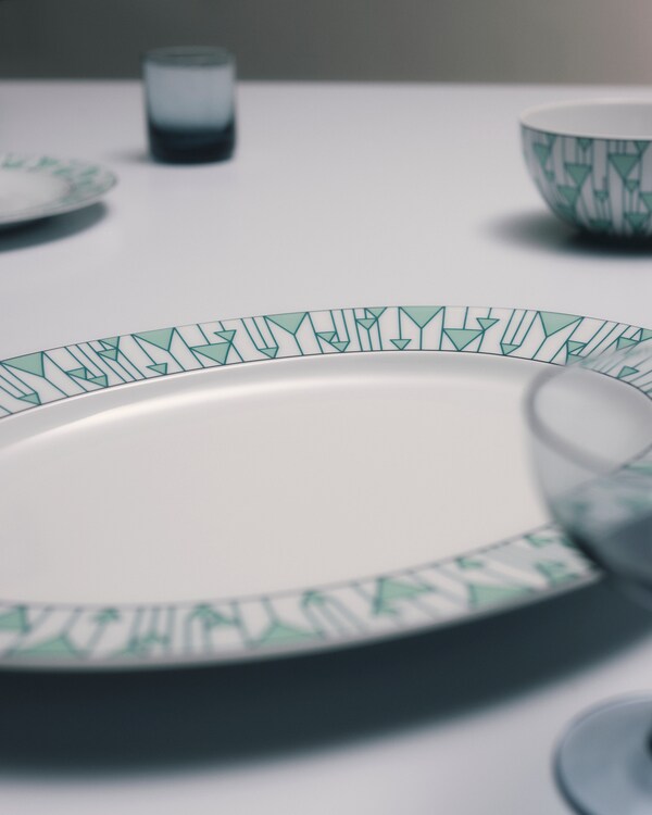 Large porcelain serving plate - Vienna Green Large porcelain serving plate - Vienna Green