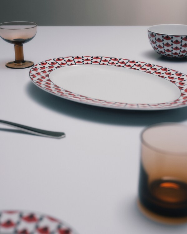 Großer Servierteller aus Porzellan – Vienna Red Großer Servierteller aus Porzellan – Vienna Red