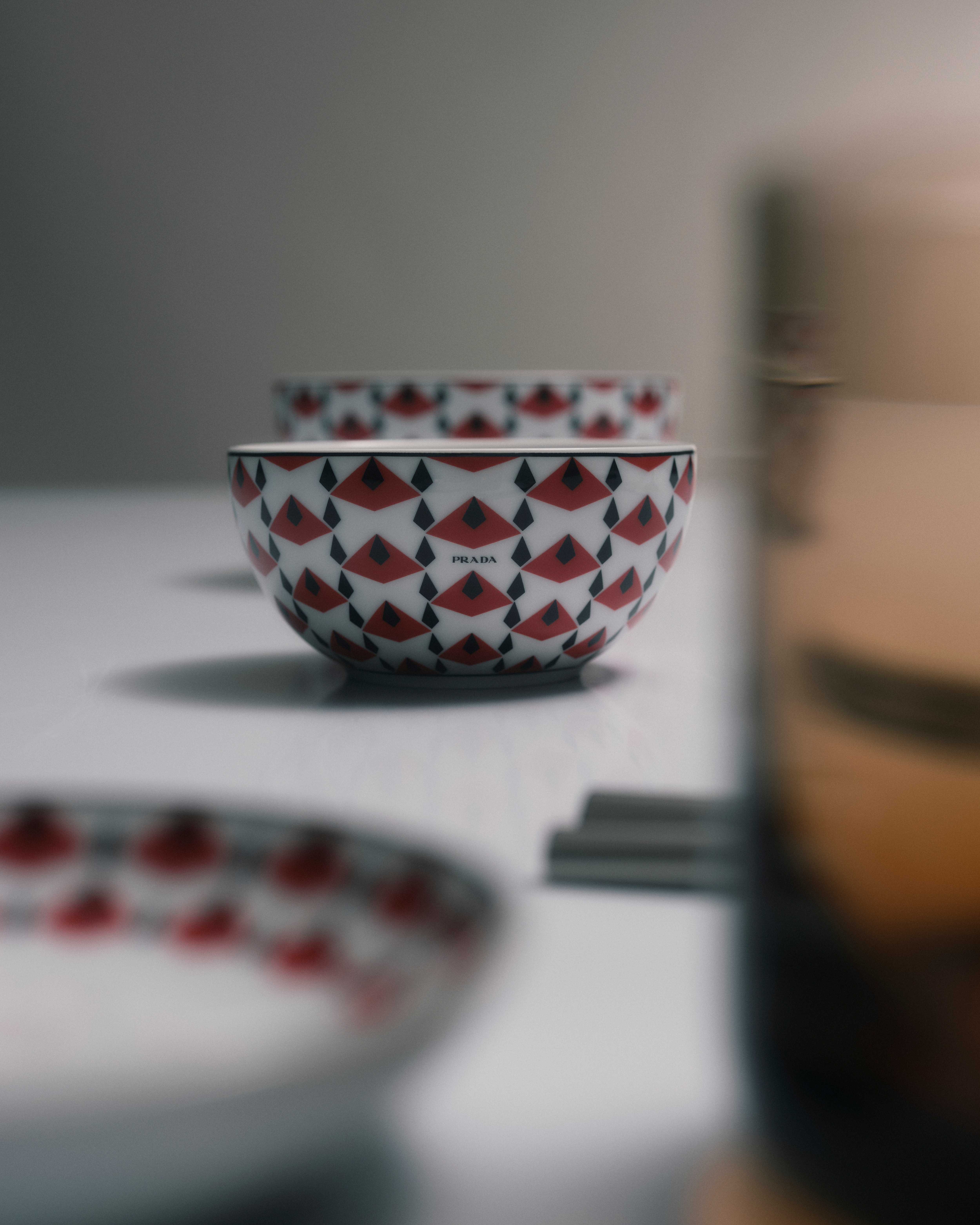 ブラック/レッド ポーセリン ライス／シリアルボウル 2点セット