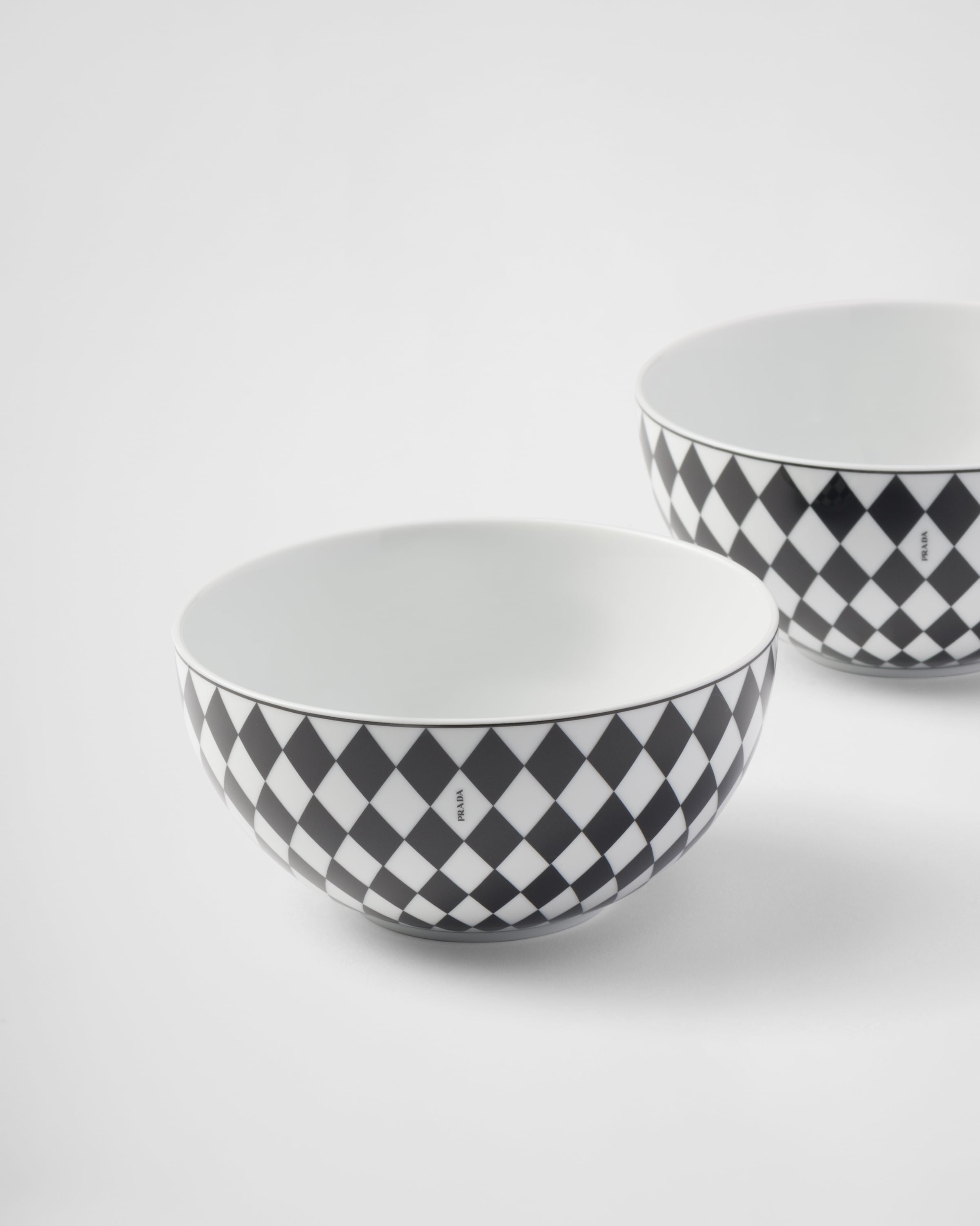 Shop Prada Set Mit Zwei Suppenschalen Aus Porzellan – Checkerboard In White/black