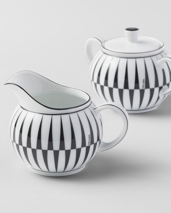 Set mit Milchkännchen und Zuckerdose aus Porzellan – Stripes Set mit Milchkännchen und Zuckerdose aus Porzellan – Stripes