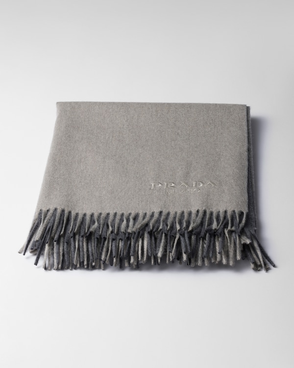 Two-tone cashmere and wool throw Two-tone cashmere and wool throw