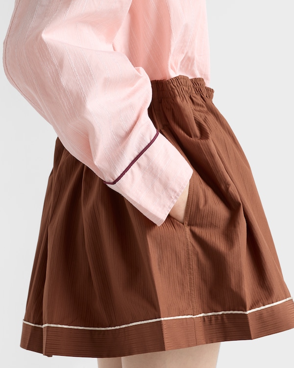 تنورة قصيرة من القطن تنورة قصيرة من القطن