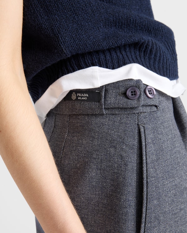 Saia em lã moldável Saia em lã moldável