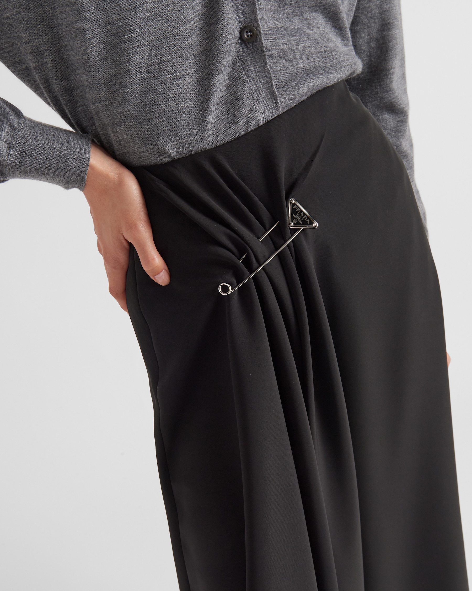 PRADA 25S SUEDE MIDI SKIRT 561