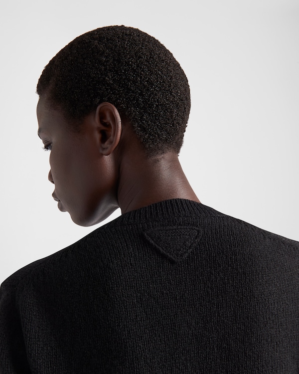 Maglia girocollo in lana cashmere Maglia girocollo in lana cashmere