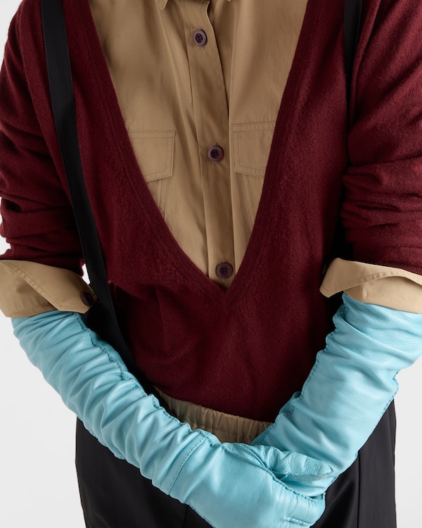 Cashmere V-neck sweater - Amaranth Red/Maize Yellow Cashmere V-neck sweater - Amaranth Red/Maize Yellow