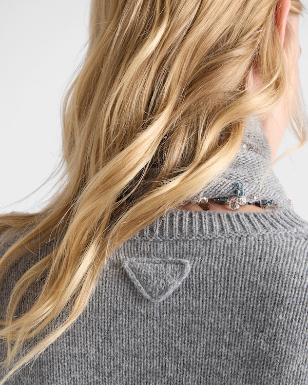 Cashmere crew-neck sweater with scarf - Grey Cashmere crew-neck sweater with scarf - Grey