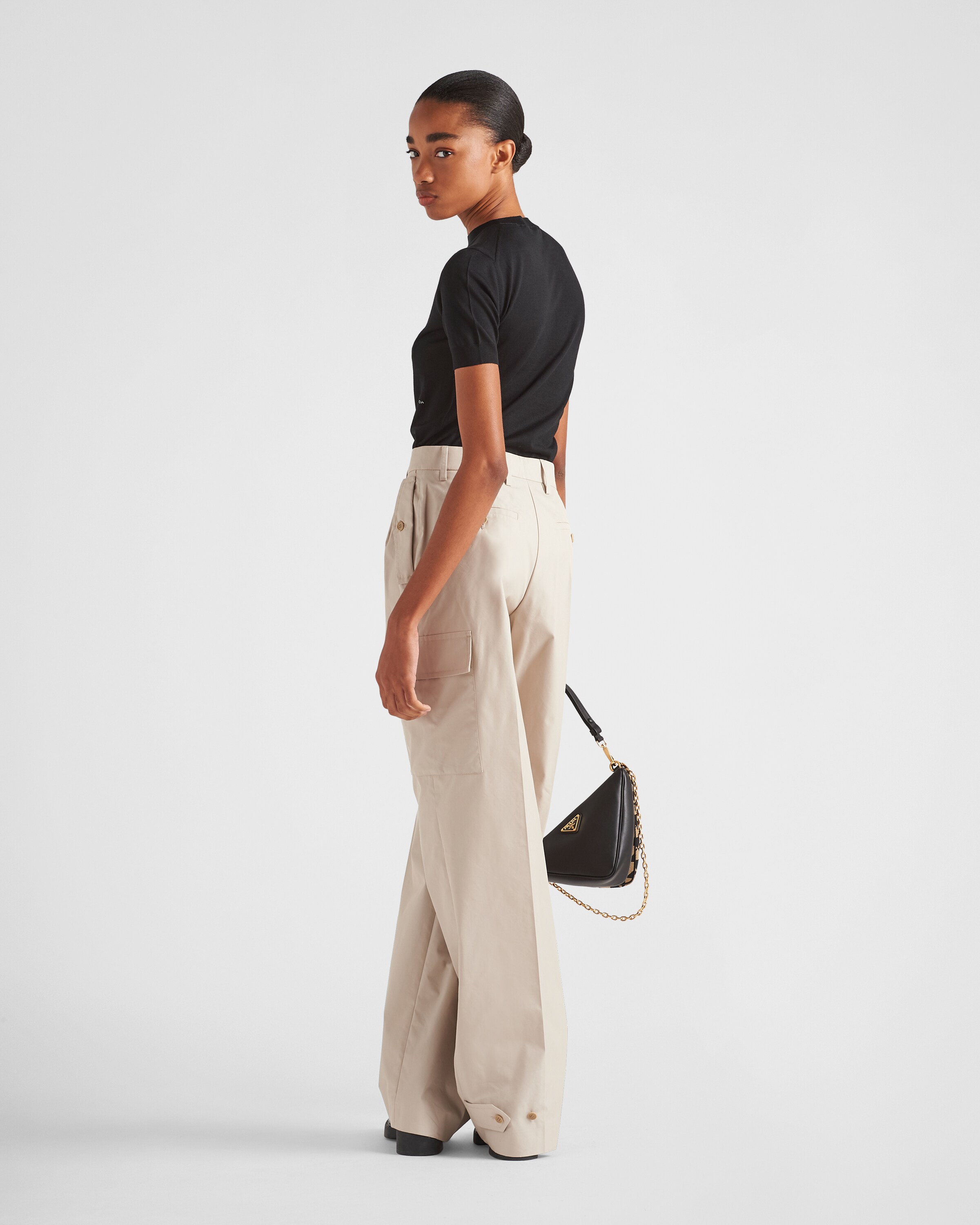 ブラック 梳毛ウール クルーネックセーター | PRADA