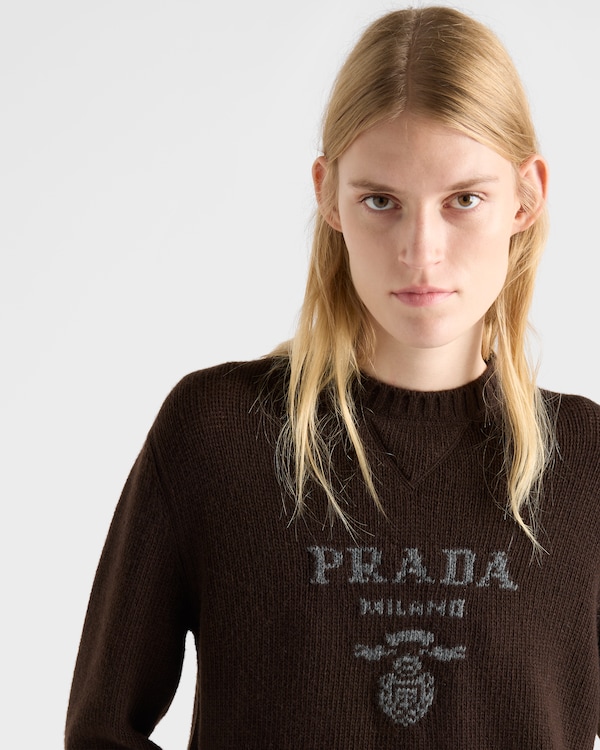 Pull à col rond et logo en laine, cachemire Pull à col rond et logo en laine, cachemire