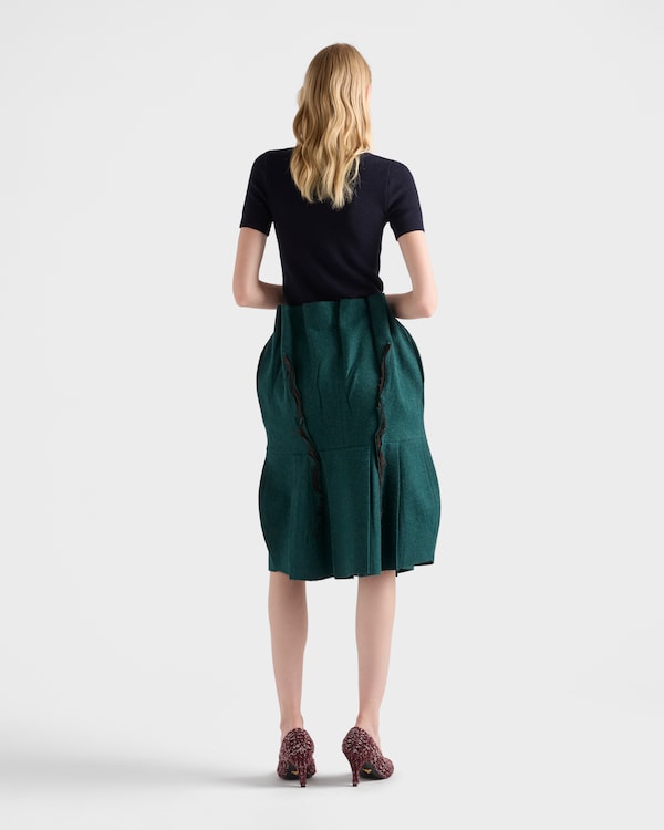 쇼트 슬리브 울 스웨터 펜던트 포함 쇼트 슬리브 울 스웨터 펜던트 포함