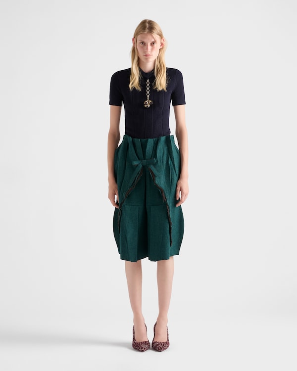 쇼트 슬리브 울 스웨터 펜던트 포함 쇼트 슬리브 울 스웨터 펜던트 포함