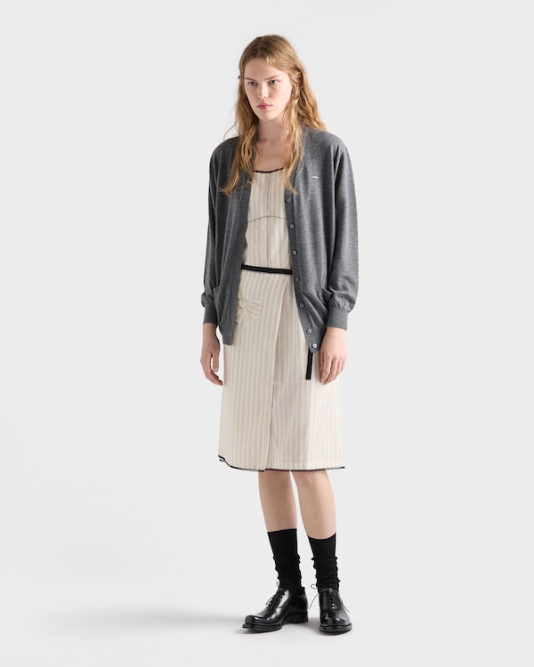 Strickjacke aus Kaschmir - Schiefergrau Strickjacke aus Kaschmir - Schiefergrau