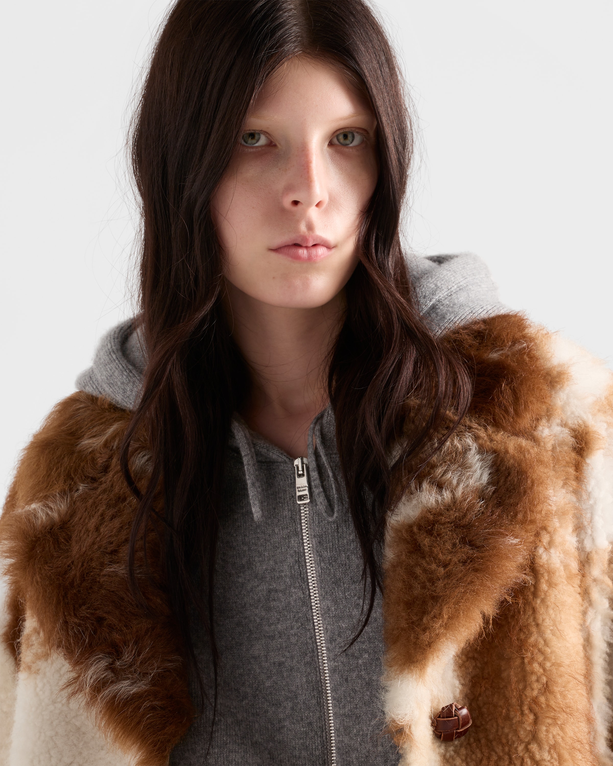 クロスアンドクロス ハグオーワー　フェイクファーフーディー（茶） Grey Cashmere hooded cardigan | PRADA - United States