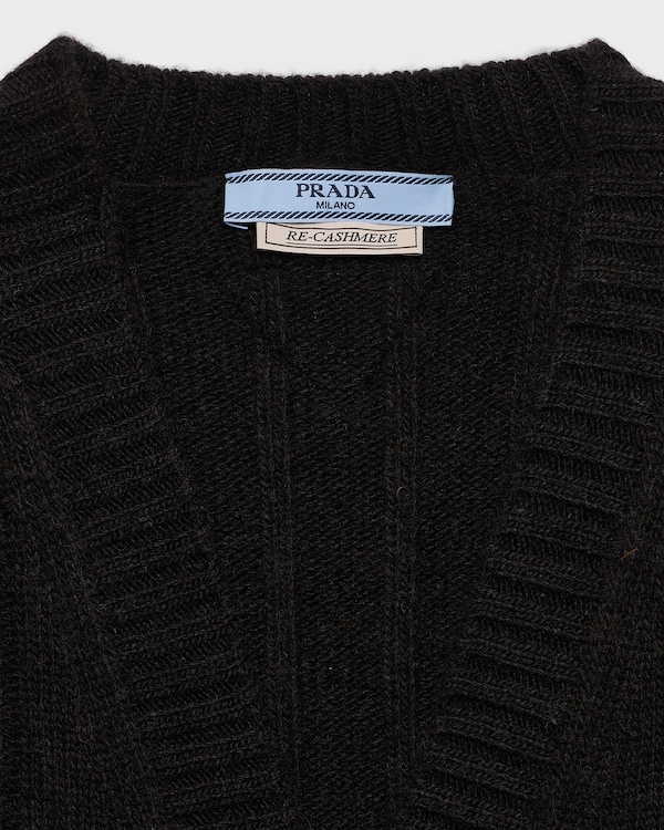 Re-Cashmere cardigan - Anthracite Gray Re-Cashmere cardigan - Anthracite Gray