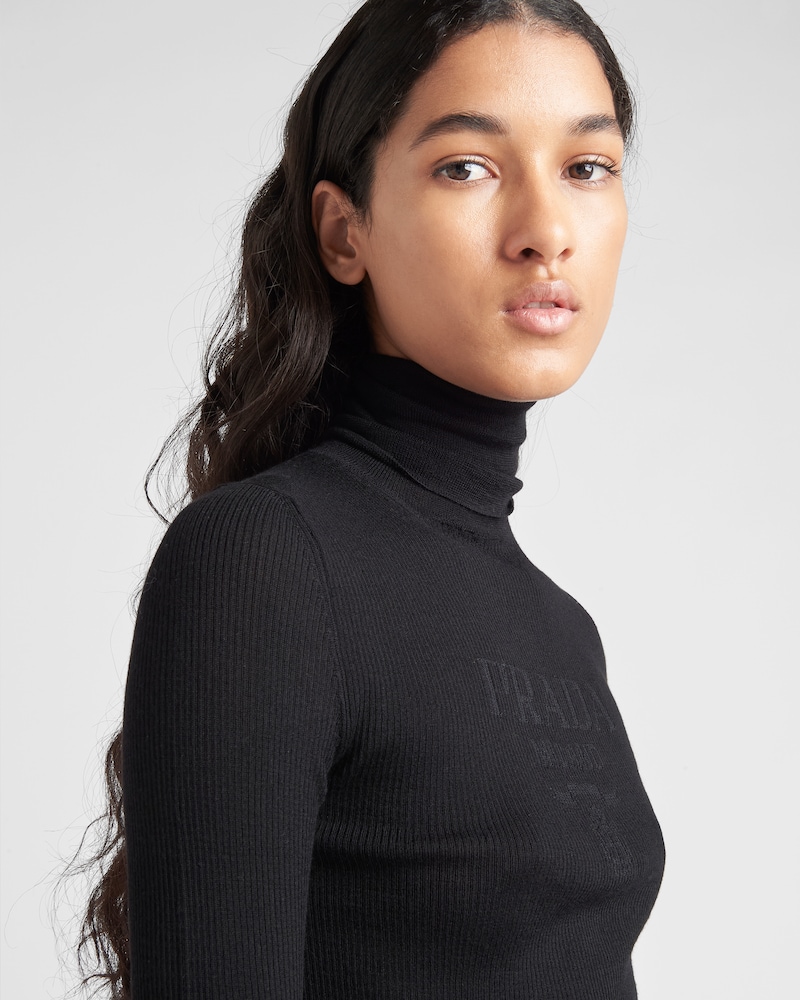 PRADA Superfine Wool logo turtleneck sweater Knit Top P26445 gray 40