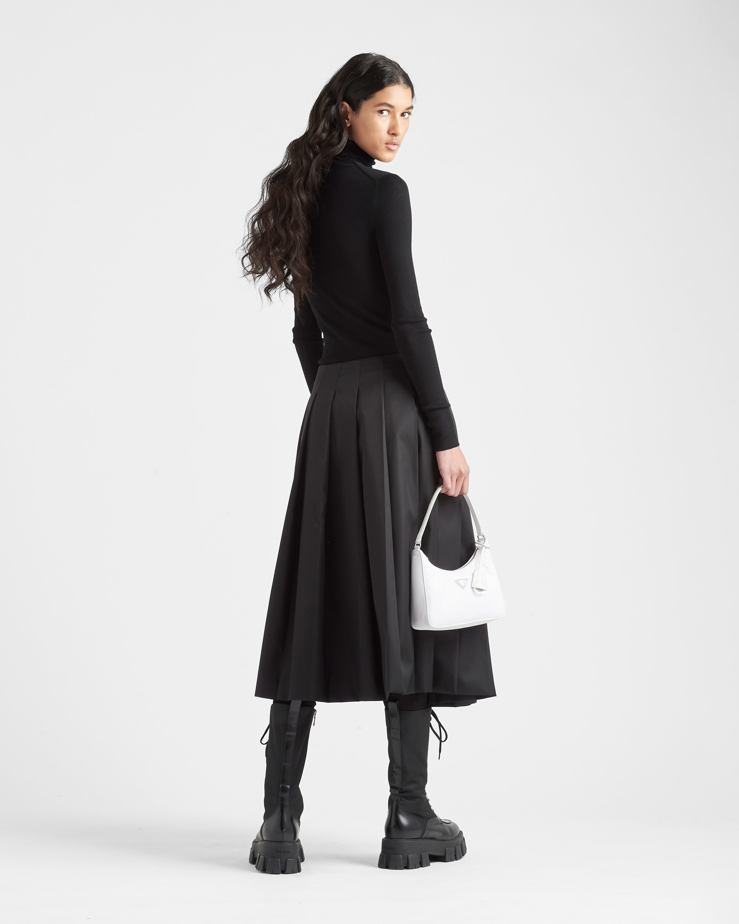 PRADA - PRADA(プラダ) 長袖セーター サイズ40 M レディース - 黒 タートルネック 三越伊勢丹 | PRADA/プラダ_Women通販 | スーパーファインウール